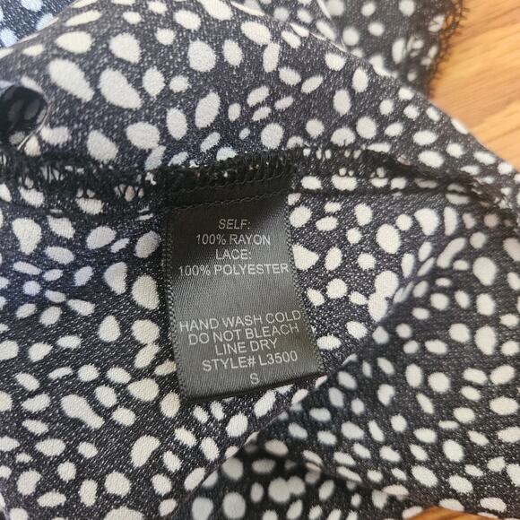 By Together Black & White Lace Tank Top Size Small - Picture 5 of 6